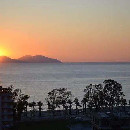 Seaview Bay & Private Garage