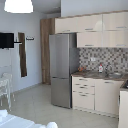 Seaview Bay & Private Garage Apartment Vlore