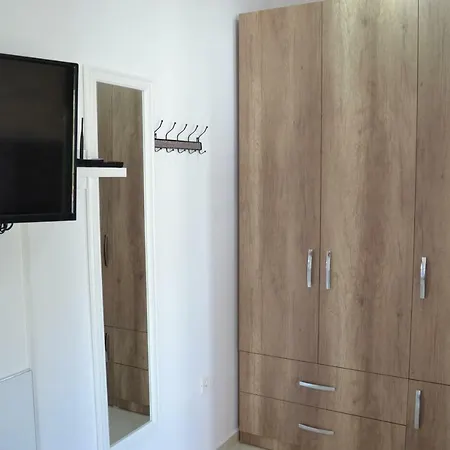 Apartment Seaview Bay & Private Garage Vlore