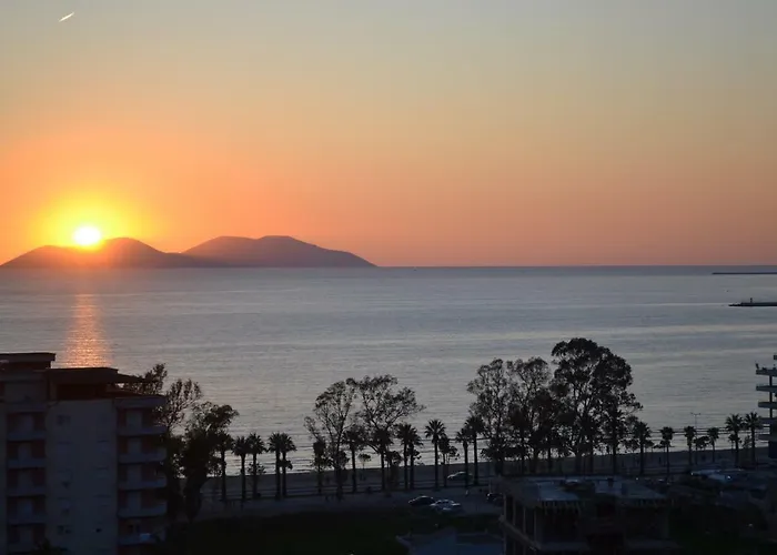 Seaview Bay & Private Garage